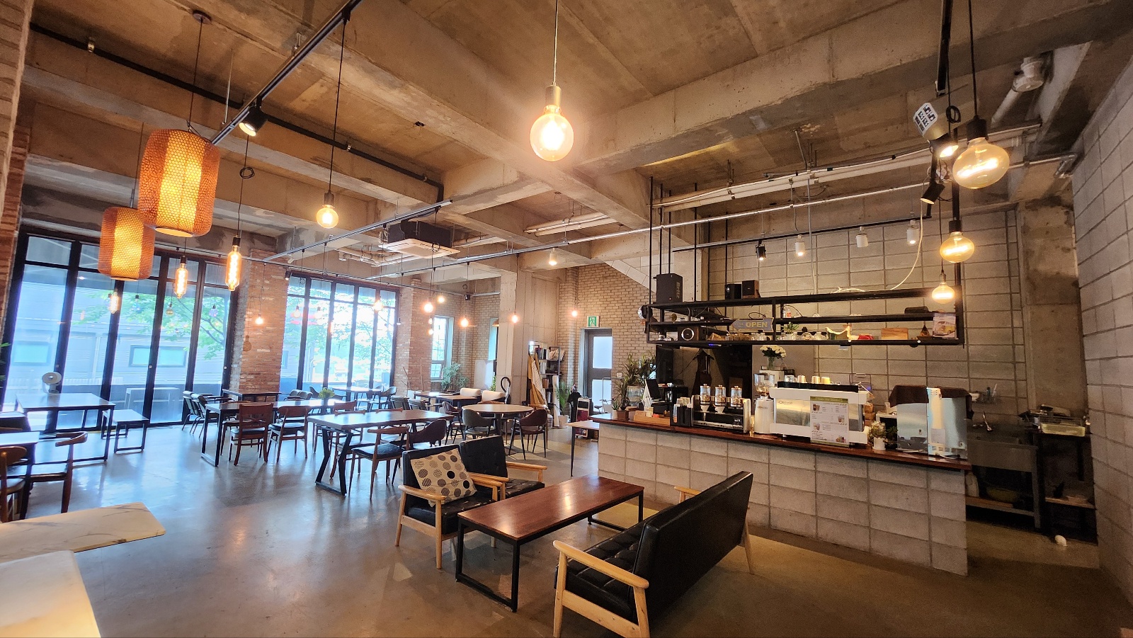 UNIQUEMAIN 대형LED/컨셉 렌탈스튜디오