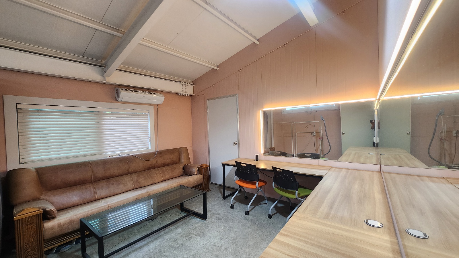 UNIQUEMAIN 대형LED/컨셉 렌탈스튜디오