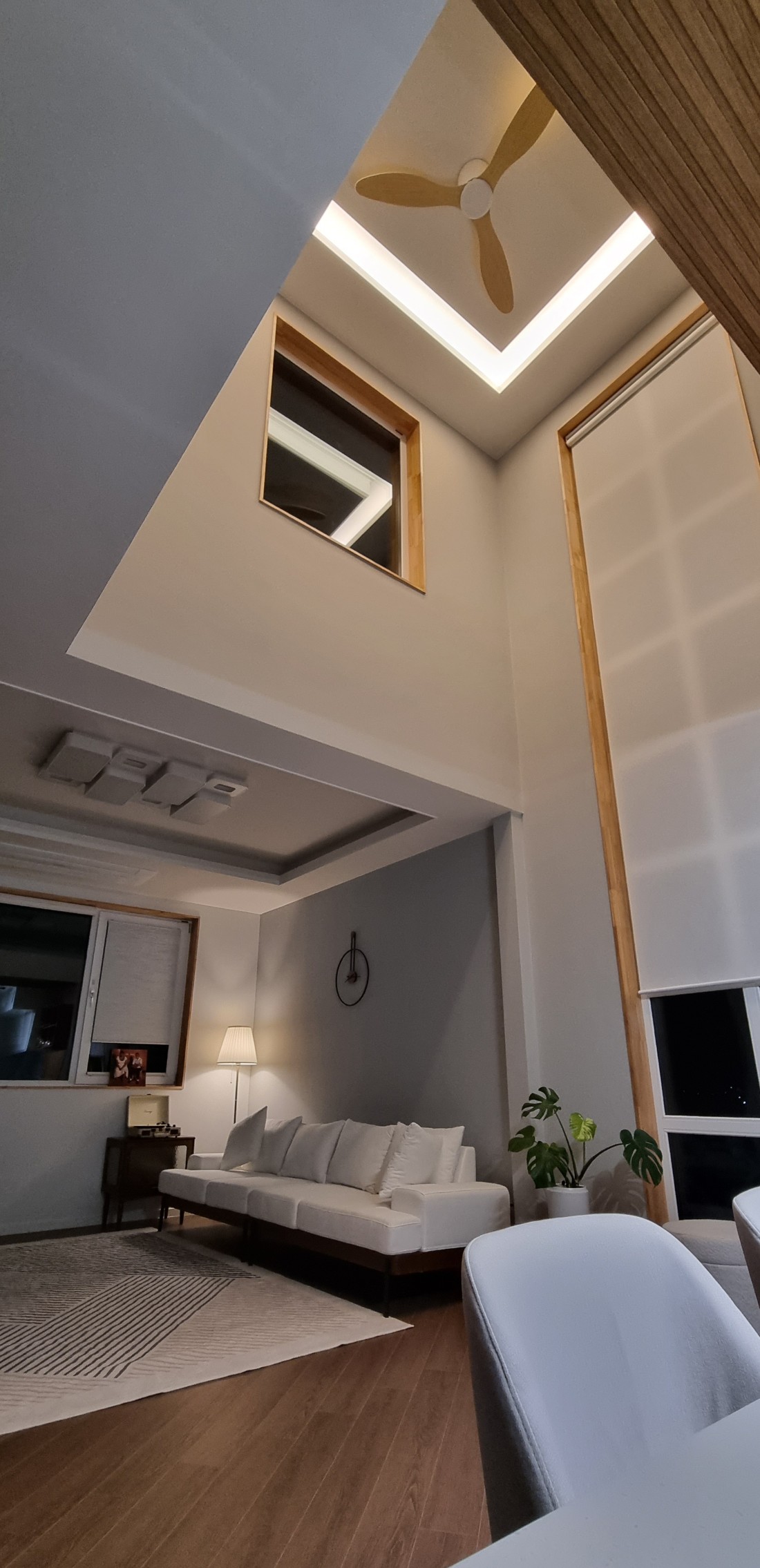 UNIQUEMAIN 대형LED/컨셉 렌탈스튜디오