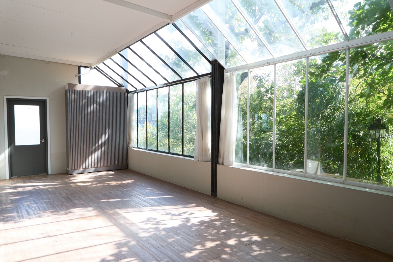 UNIQUEMAIN 대형LED/컨셉 렌탈스튜디오